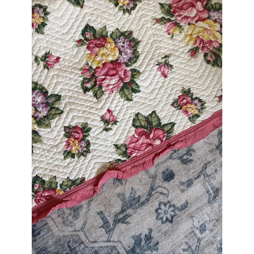 Vintage Floral Quilt Bedspread 78” By 66” Pink, Yellow And Pink Boarder Edge